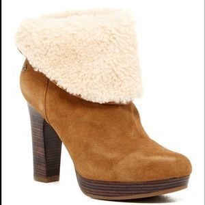 Ugg Dandylion Boots Size 9